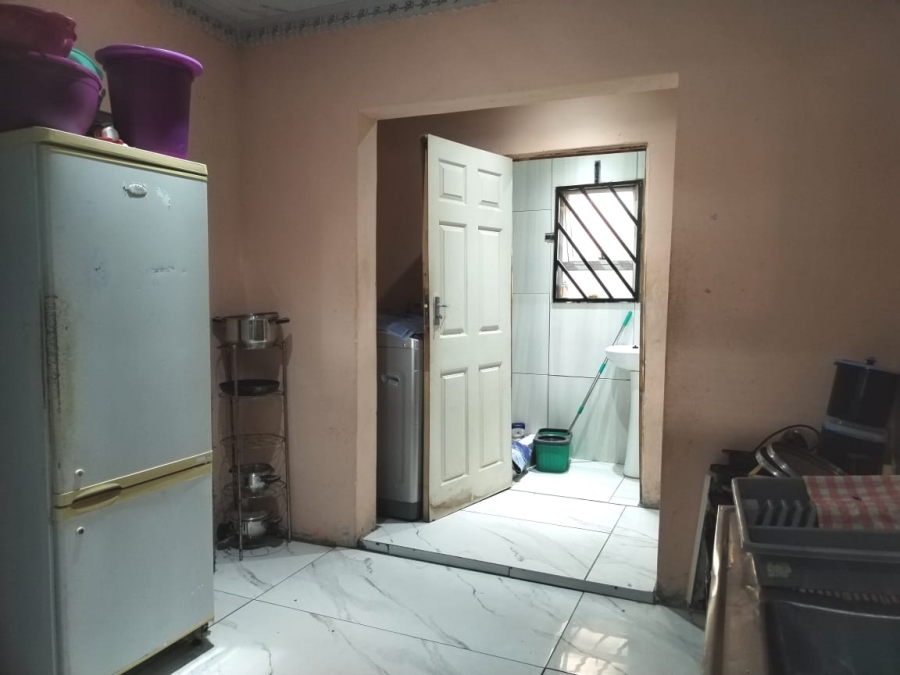 2 Bedroom Property for Sale in Umrhabulo Triangle Western Cape